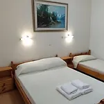 Makis Апартаменты *