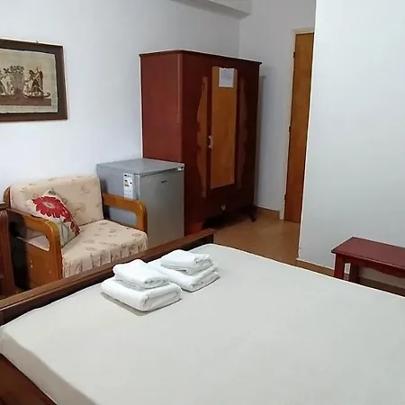 Apartment Makis *
